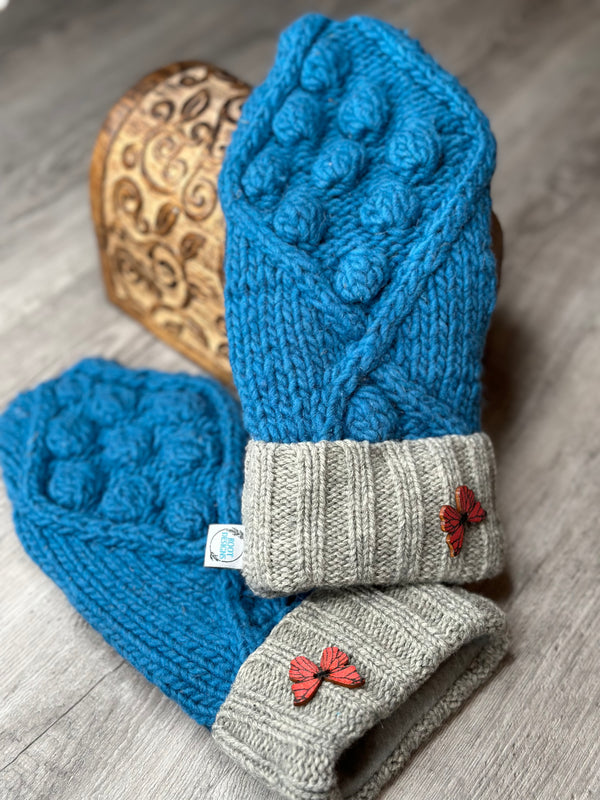 Adult Pacific Blue Knobby Wool Mitts with Grey Cuffs