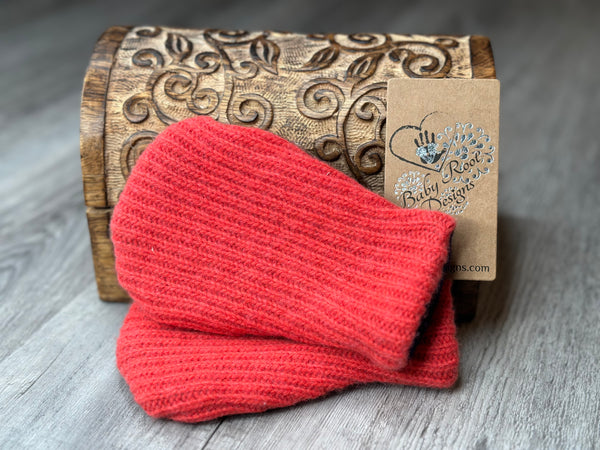Newborn to 5 Years Coral Cable Knit & Eggplant Wool Mitts
